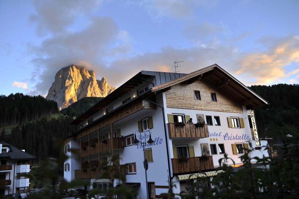 Hotel Cristallo Santa Cristina Val Gardena Bagian luar foto